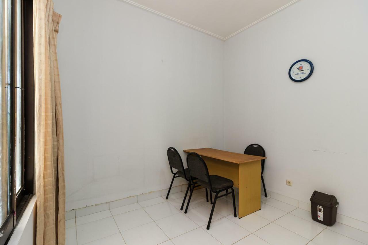 Reddoorz Syariah Near Pondok Indah Mall 3 Jakarta Exterior foto